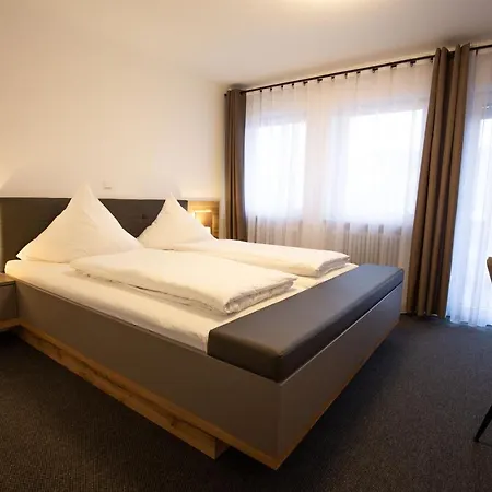 Landgasthof Schuetzen Szálloda *